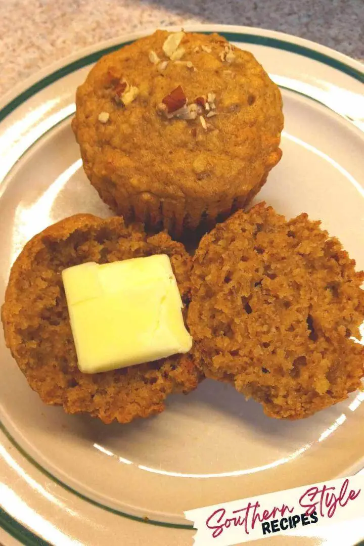Fig oatmeal muffins with butter